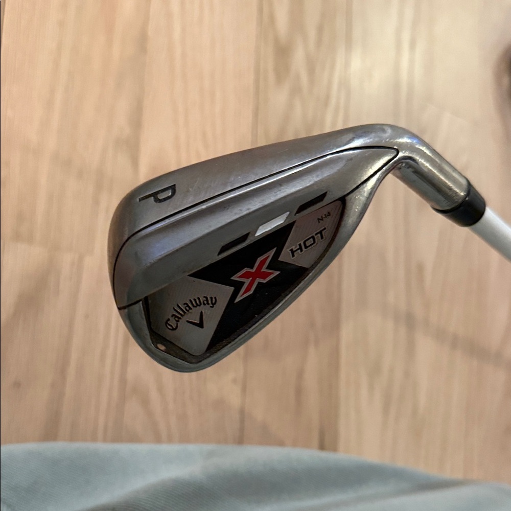 Callaway X Hot Pitching wedge